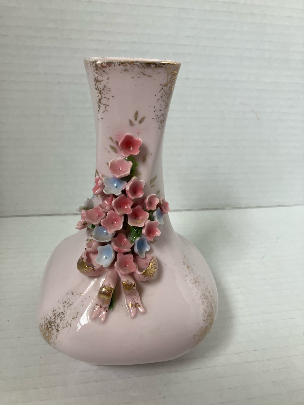 Vintage 1950’s Lefton China Pink 3D Floral Ceramic Bud Vase with Gold Accents 6”